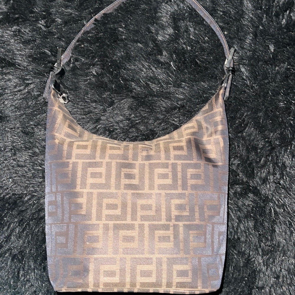 Vintage hand bag with funky box designs